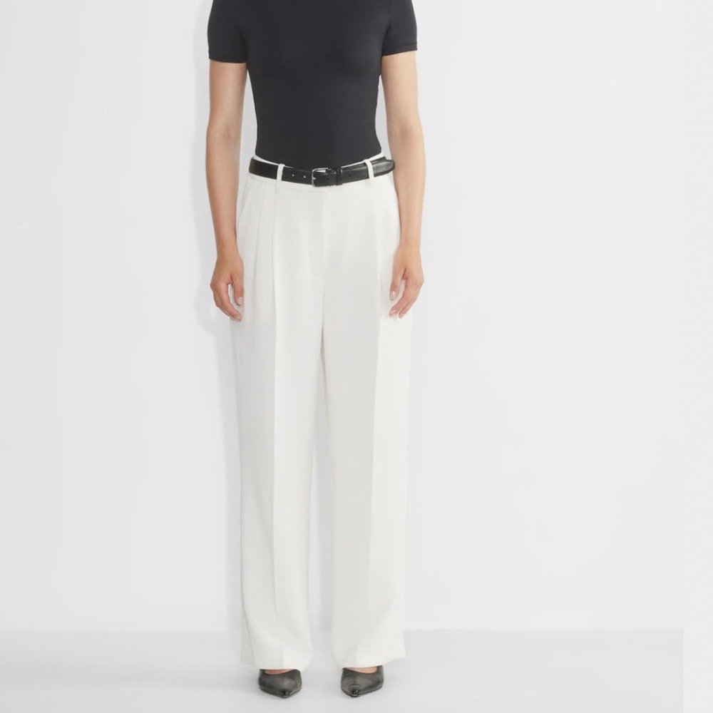 Aritzia Effortless Pant